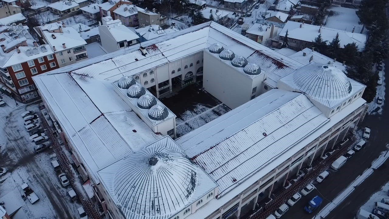 Beyaza bürünen ilçe havadan görüntülendi