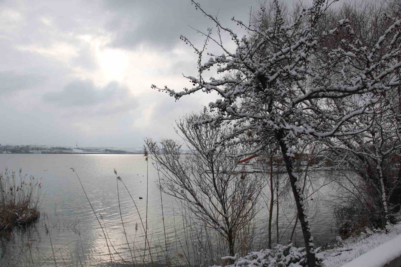 Ankara’da etkili olan kar, havadan görüntülendi