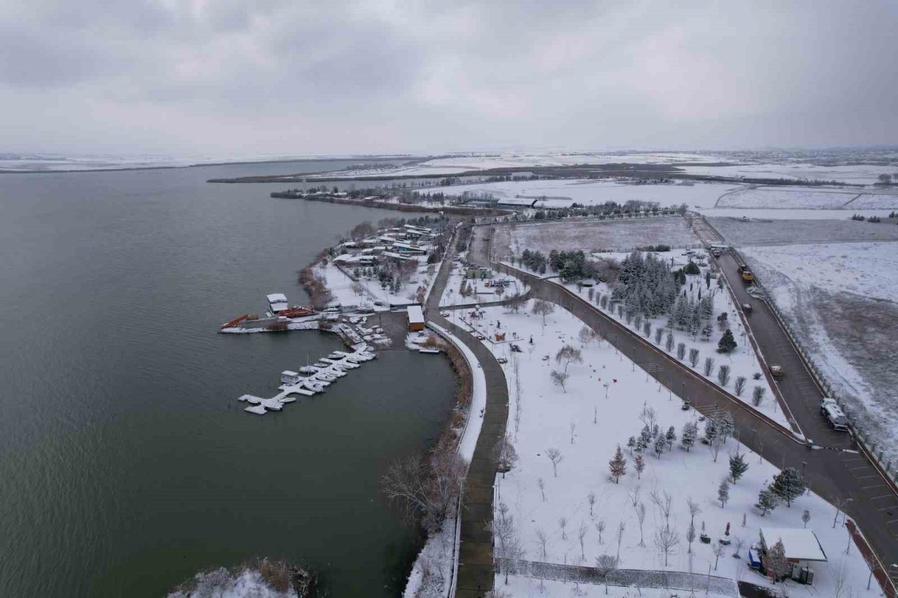 Ankara’da etkili olan kar, havadan görüntülendi