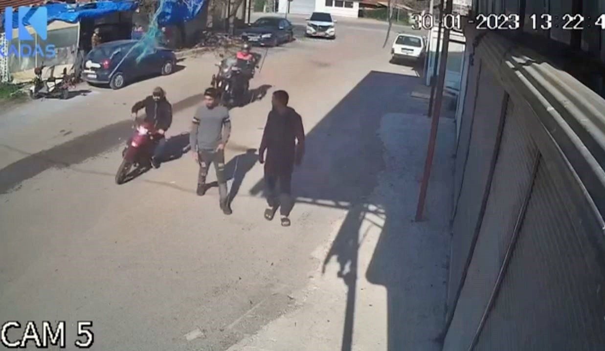 Polisle şüphelinin kovalamacasına katıldı, gelişmeleri an be an aktardı