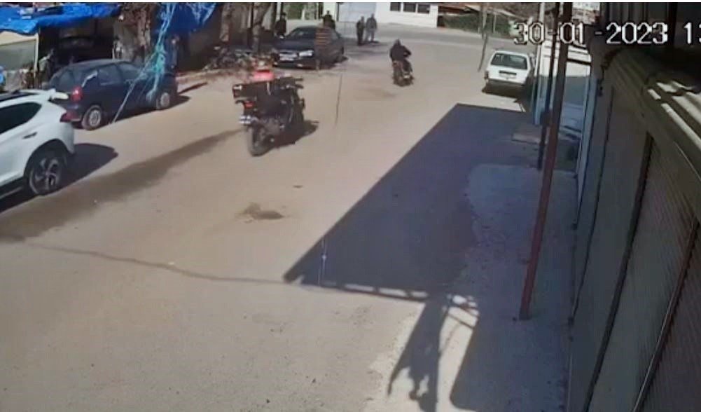 Polisle şüphelinin kovalamacasına katıldı, gelişmeleri an be an aktardı