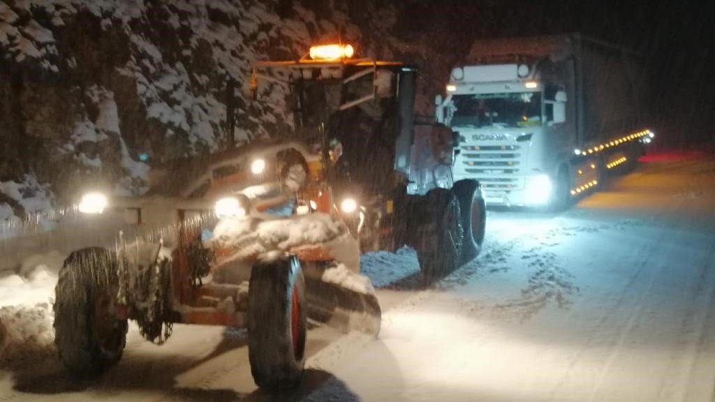 Antalya- Konya Kara Yolu tırların geçişine kapatıldı