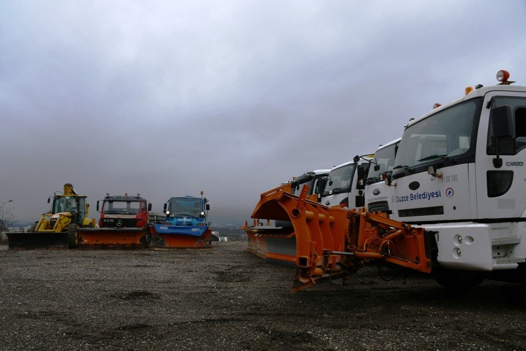 Düzce Belediyesi’nden kar teyakkuzu