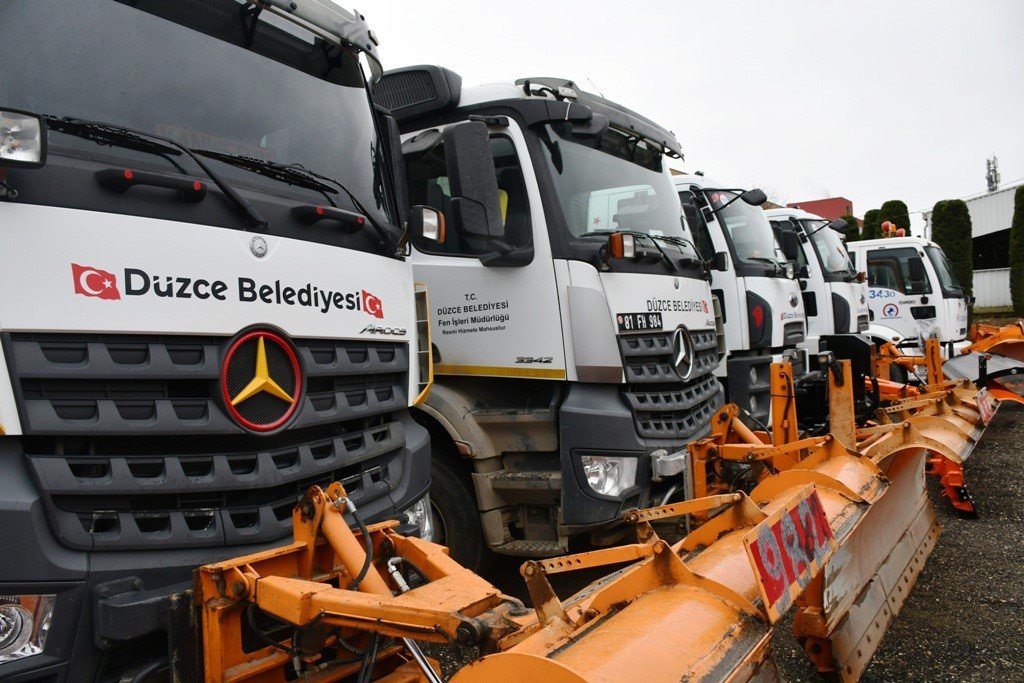 Düzce Belediyesi’nden kar teyakkuzu