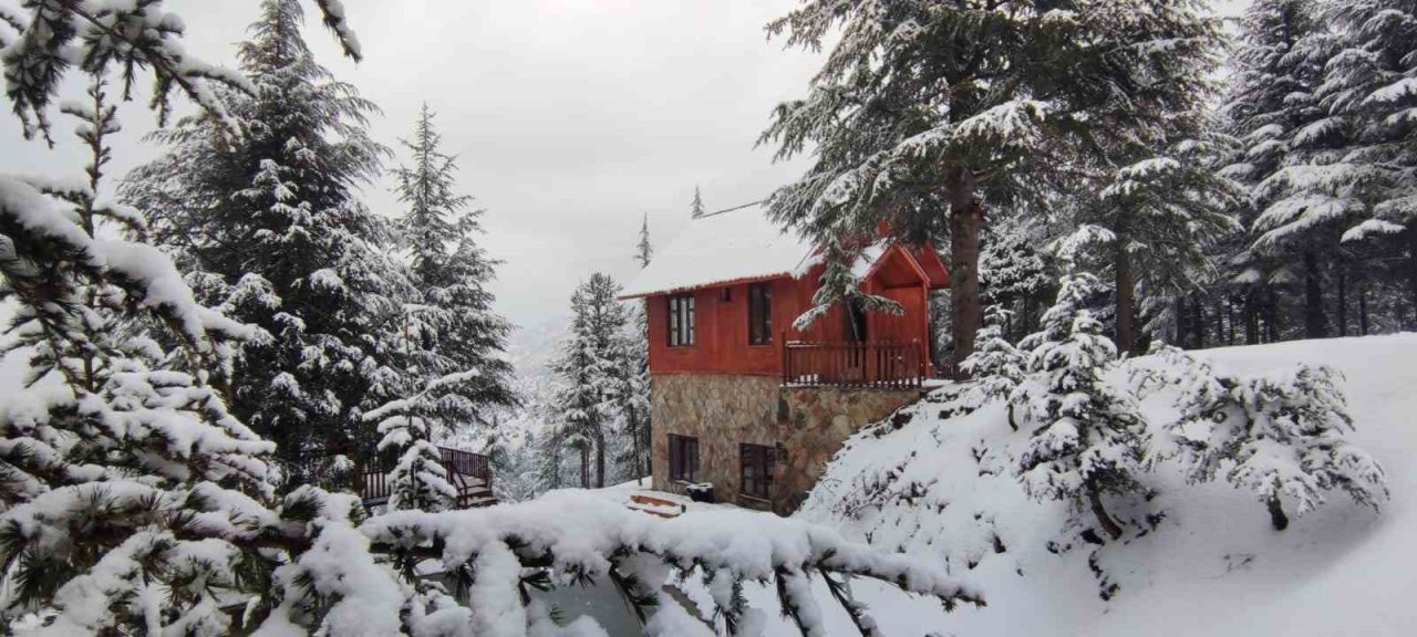 Yavşan Yaylası’ndan kar manzaraları