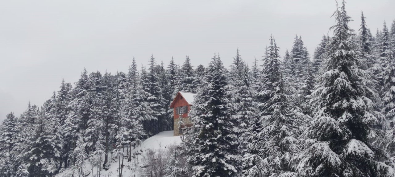Yavşan Yaylası’ndan kar manzaraları