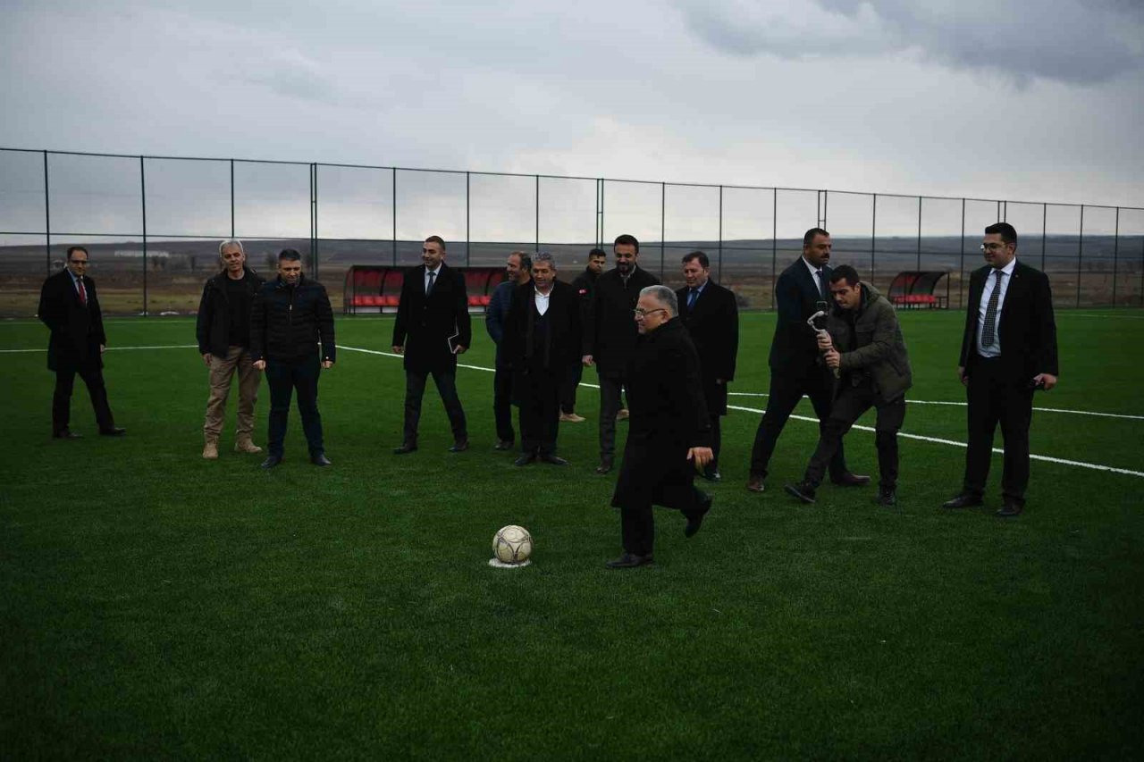 Başkan Büyükkılıç İle Vali Çiçek’ten Sarıoğlan’a ‘yatırım’ çıkarması