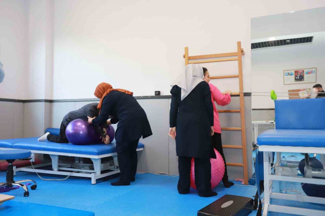 Büyükşehir’in Engelsiz Yaşam Merkezi’nde yüzler gülüyor