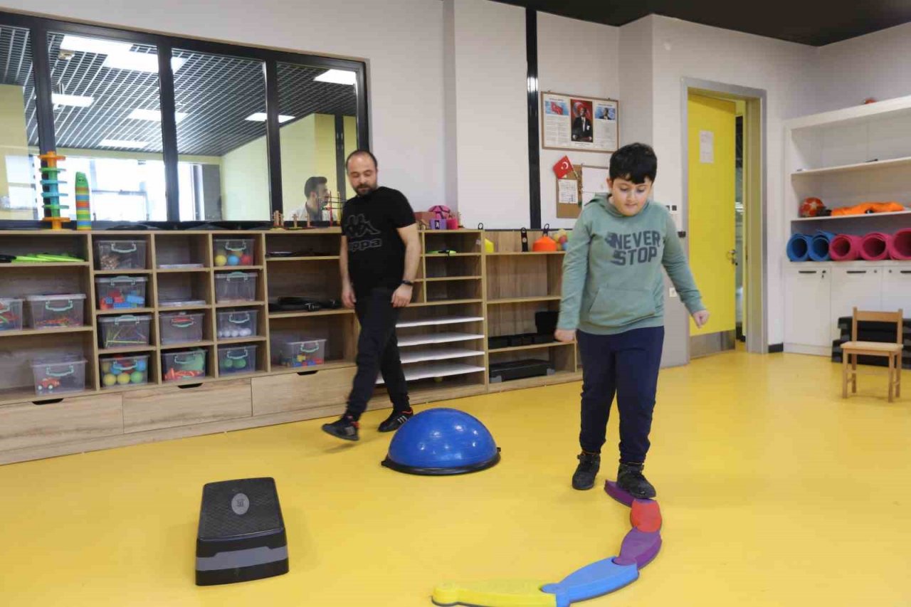 Büyükşehir’in Engelsiz Yaşam Merkezi’nde yüzler gülüyor