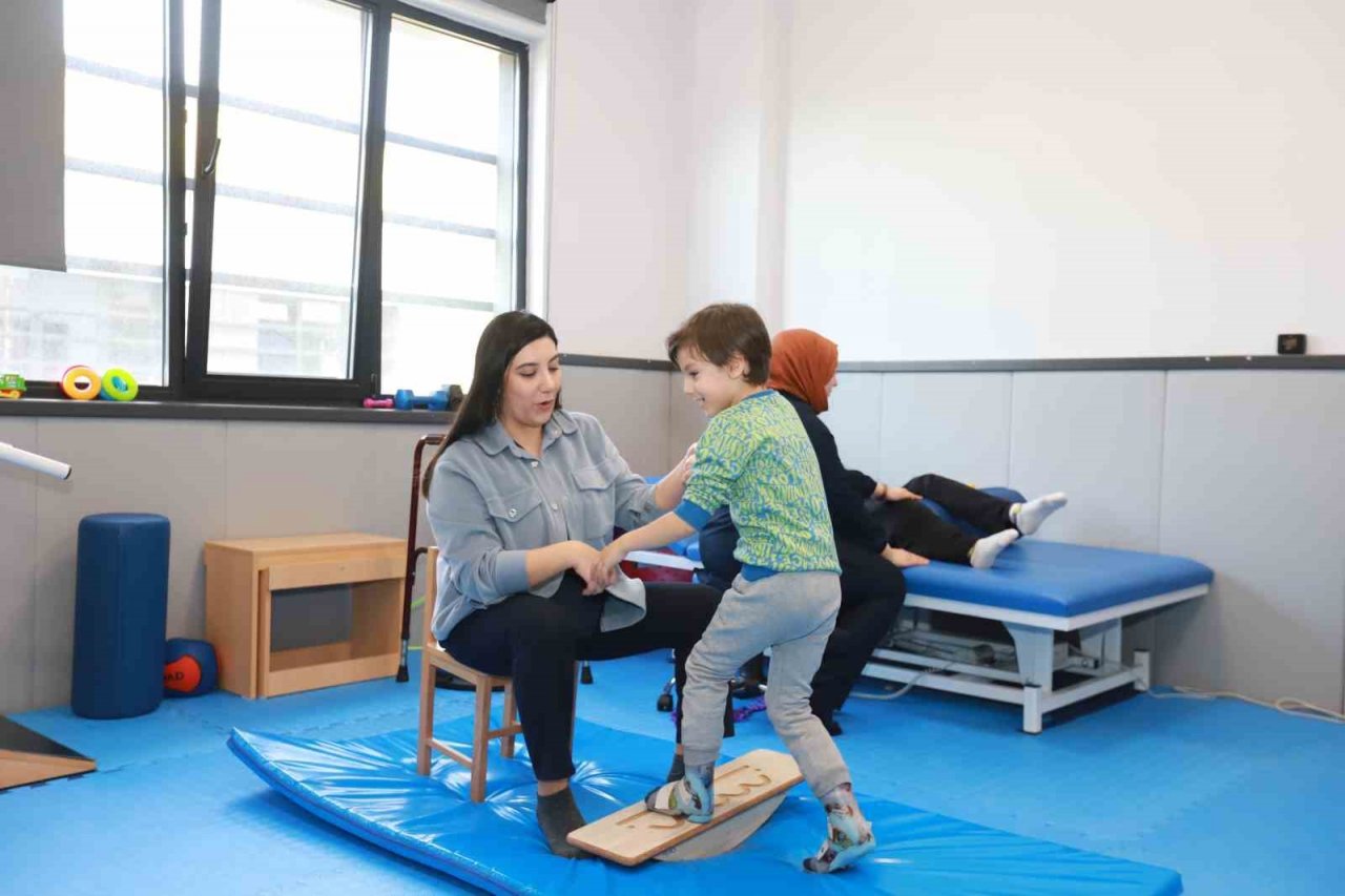 Büyükşehir’in Engelsiz Yaşam Merkezi’nde yüzler gülüyor