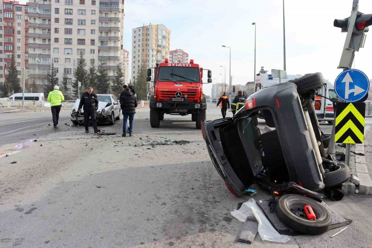 Feci kazada can pazarı: 4 yaralı