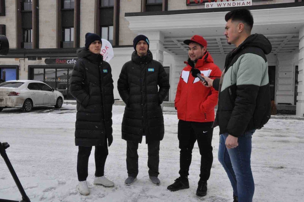 Kazakistan Short Track Milli Takımı, dünya kupasına Erzurum’da hazırlanıyor