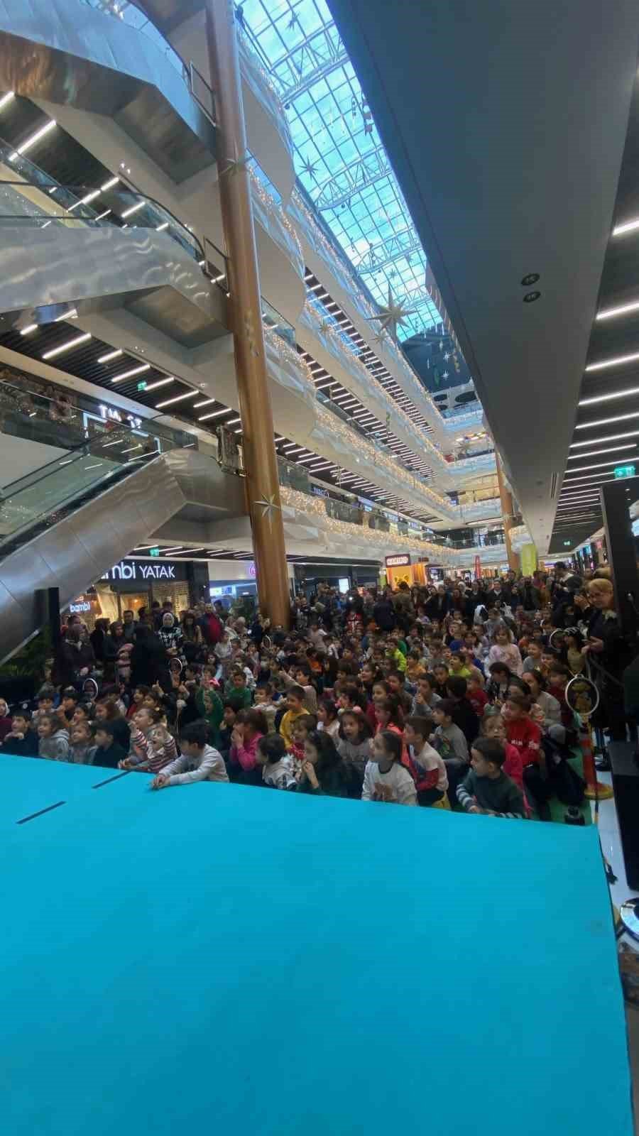 Harika Kanatlar Tuna Life Center’da sahne aldı