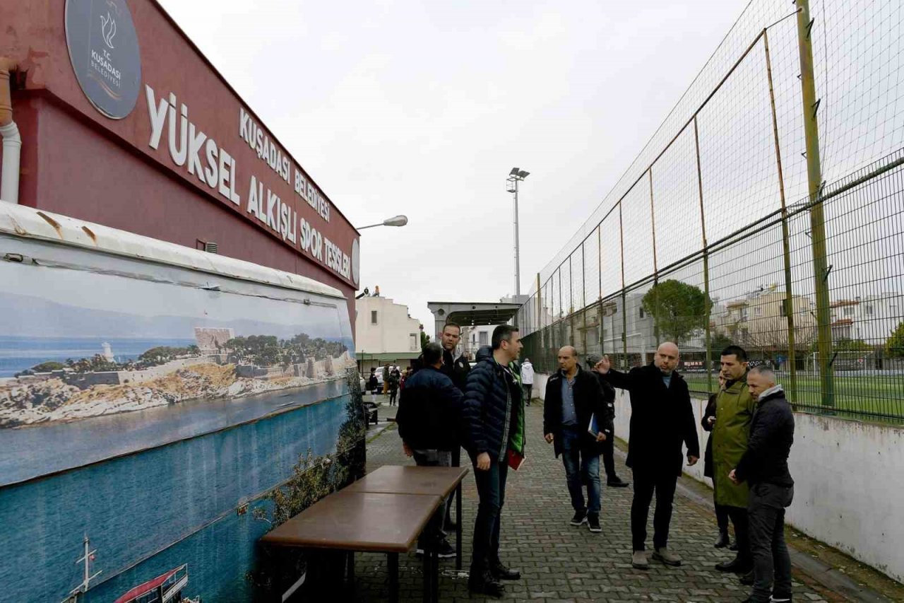 Kuşadası Belediyesi’nden geleceğin yıldız futbolcular için önemli yatırım