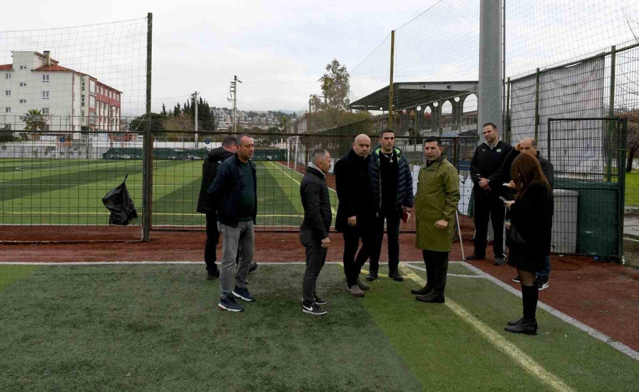 Kuşadası Belediyesi’nden geleceğin yıldız futbolcular için önemli yatırım