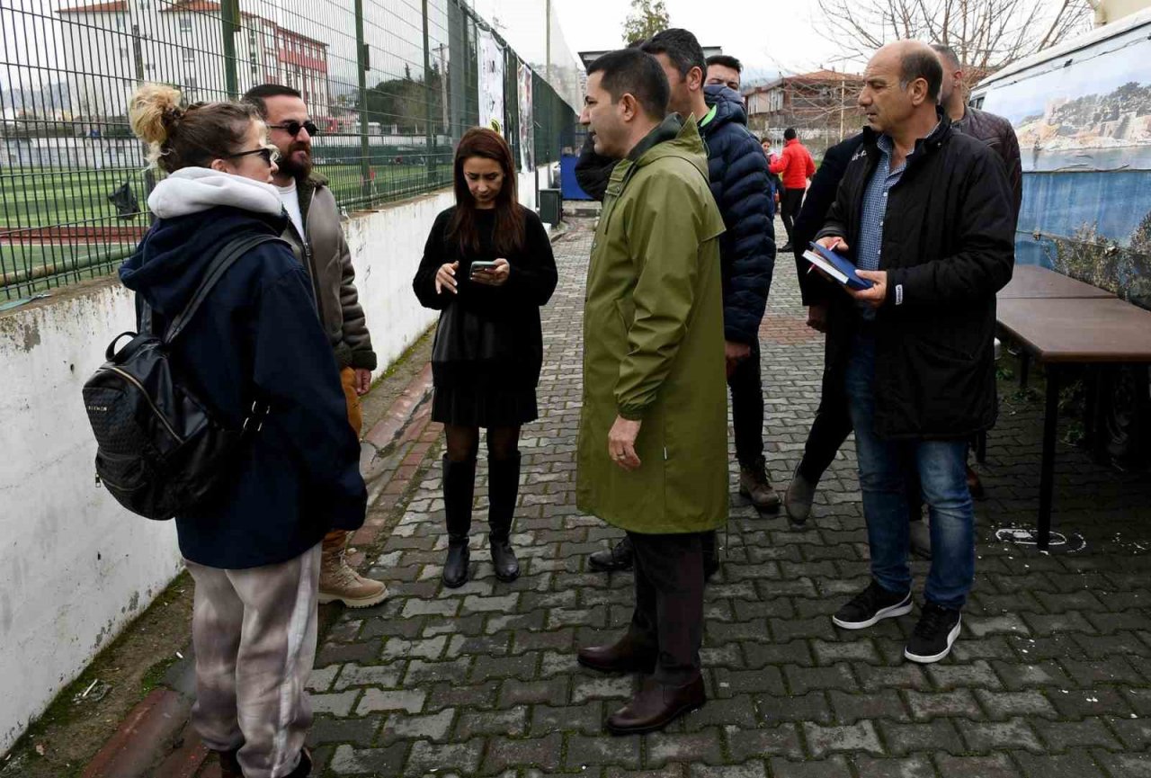 Kuşadası Belediyesi’nden geleceğin yıldız futbolcular için önemli yatırım