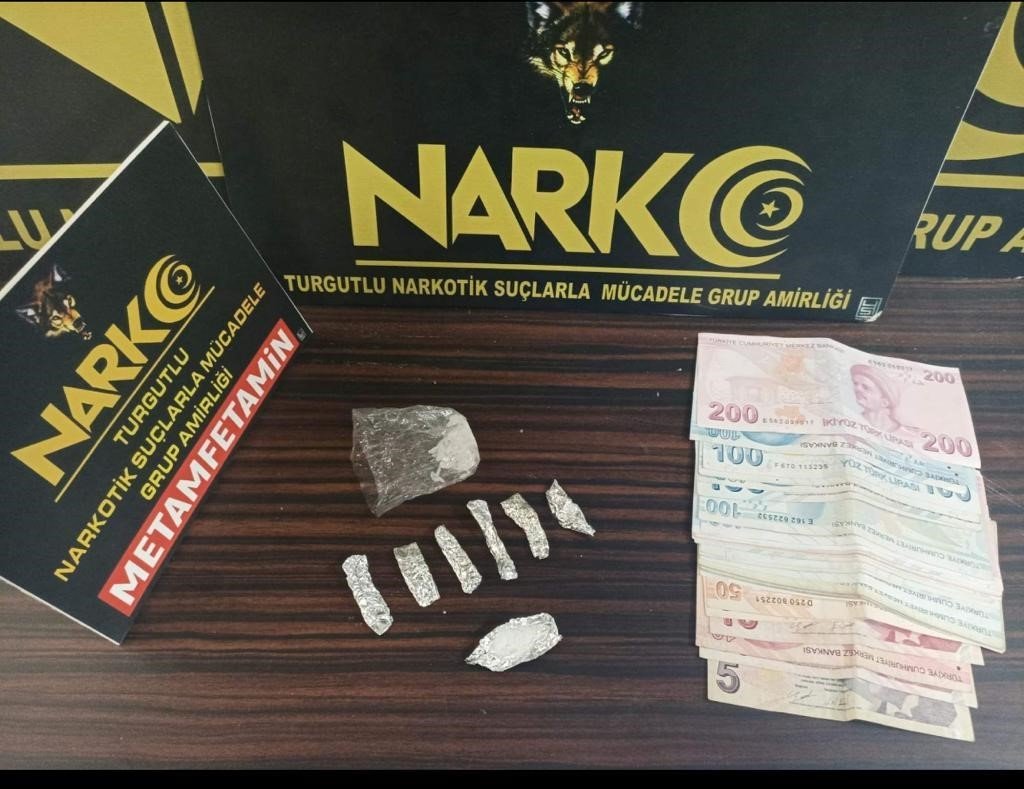 Manisa’da uyuşturucudan 2 tutuklama