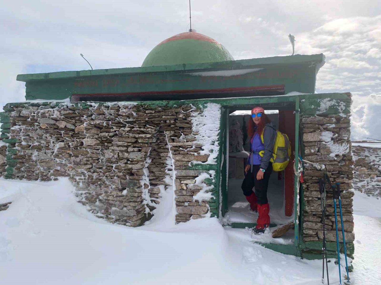 Muğlalı doğaseverlerden karlı Madran Dağı yürüyüşü