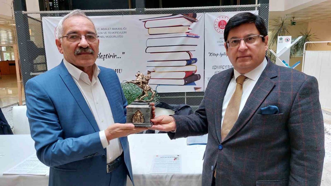 Cezaevine 2 bin kitap bağışı