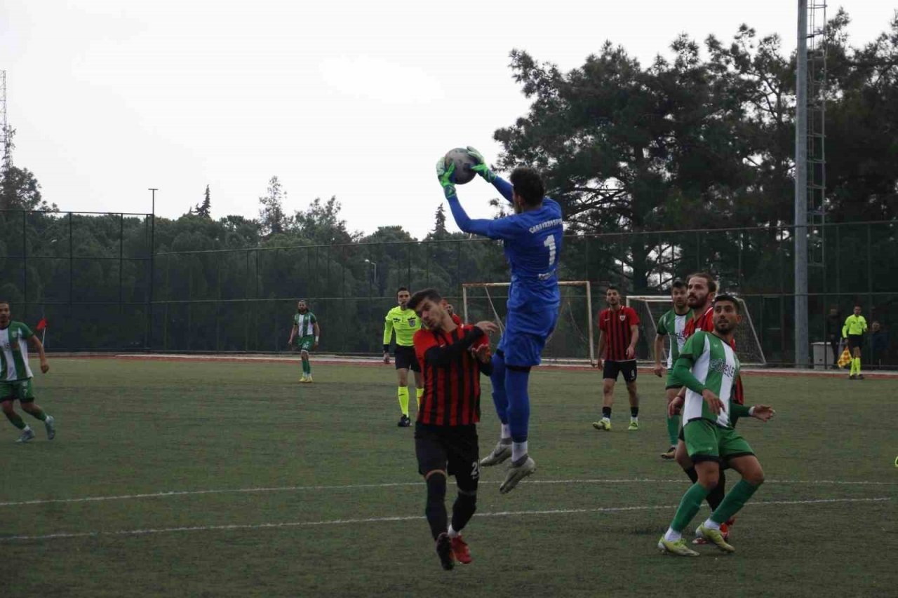 Yeşilçınar-Sarayköy maçından gol sesi çıkmadı