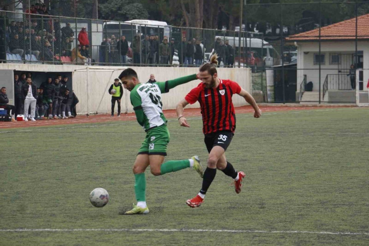 Yeşilçınar-Sarayköy maçından gol sesi çıkmadı