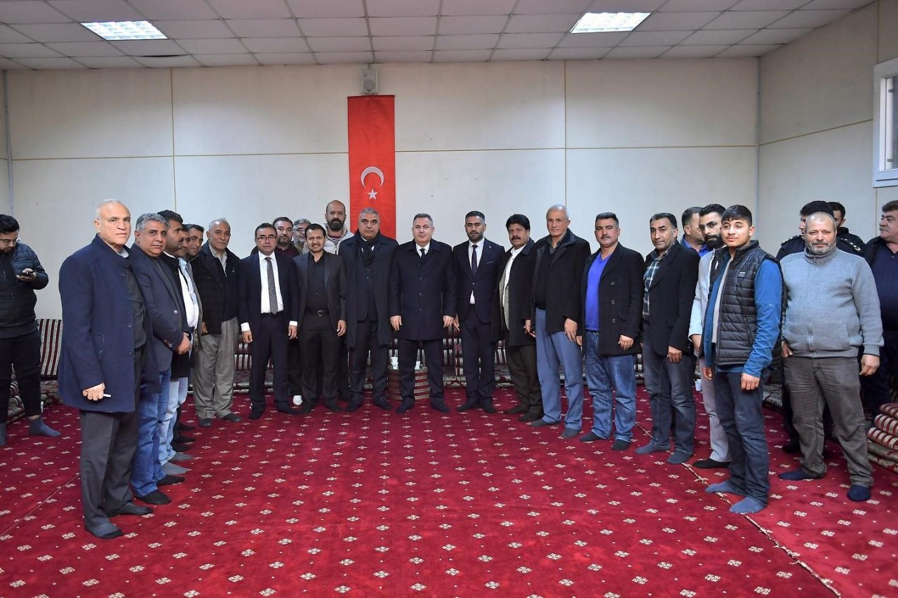 Vali Elban, Yüreğir’de muhtar ve vatandaşlarla bir araya geldi