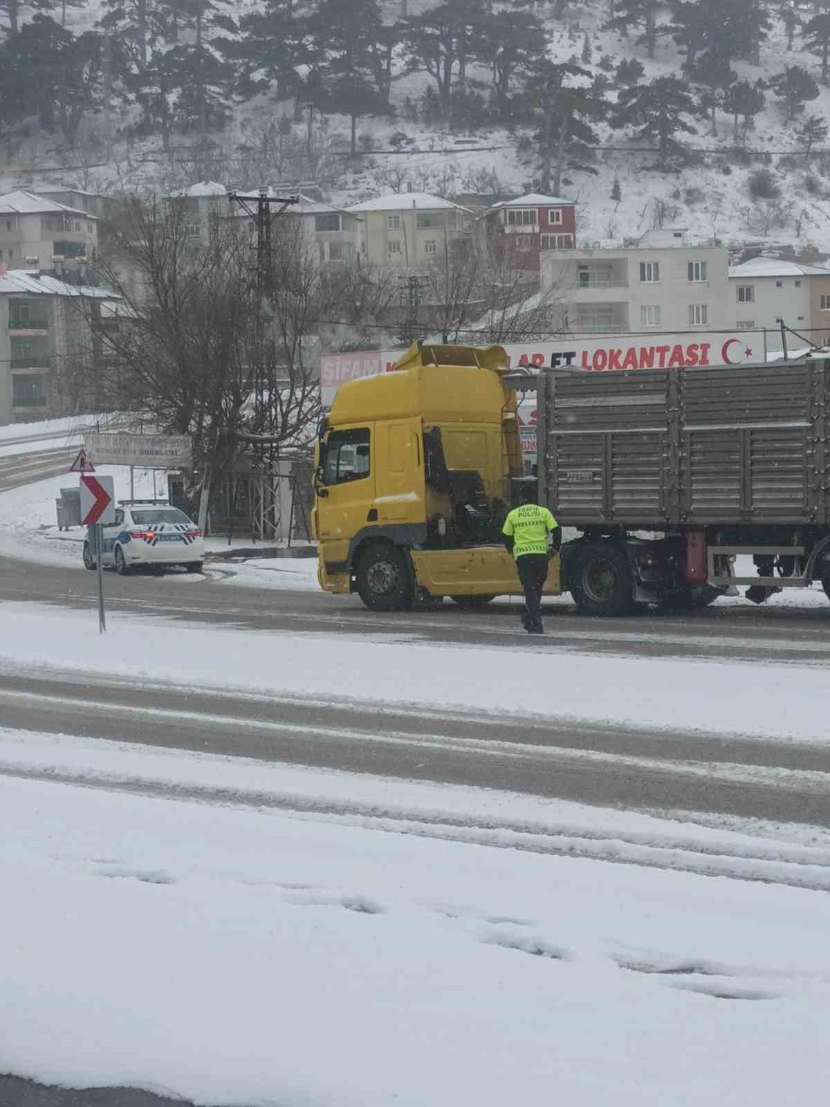 Sertavul geçidinde tipi: zincirsiz araçlara izin verilmiyor