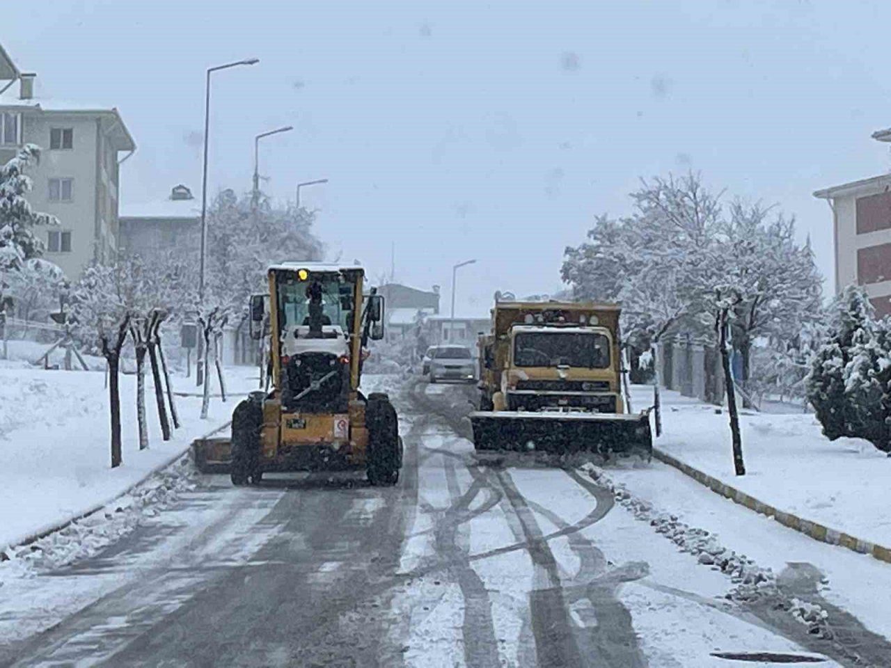 Çorum Belediyesi’nde kar mesaisi
