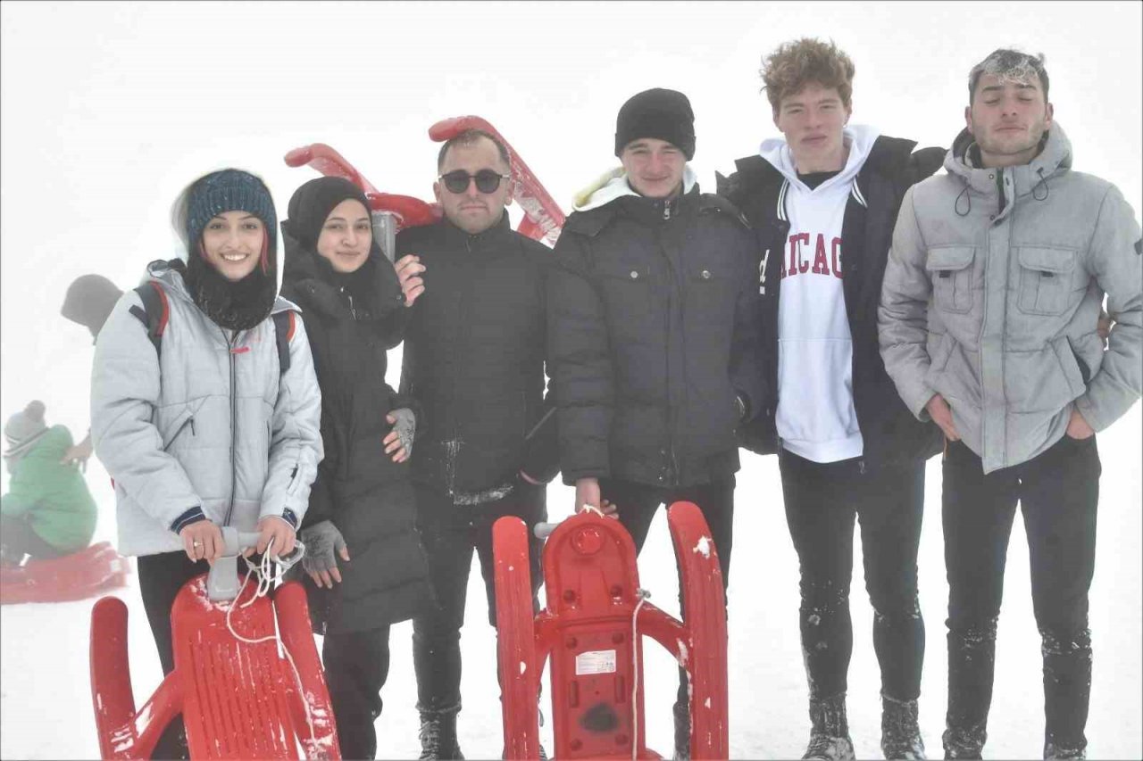 Kar yağdı, Akdağ şenlendi