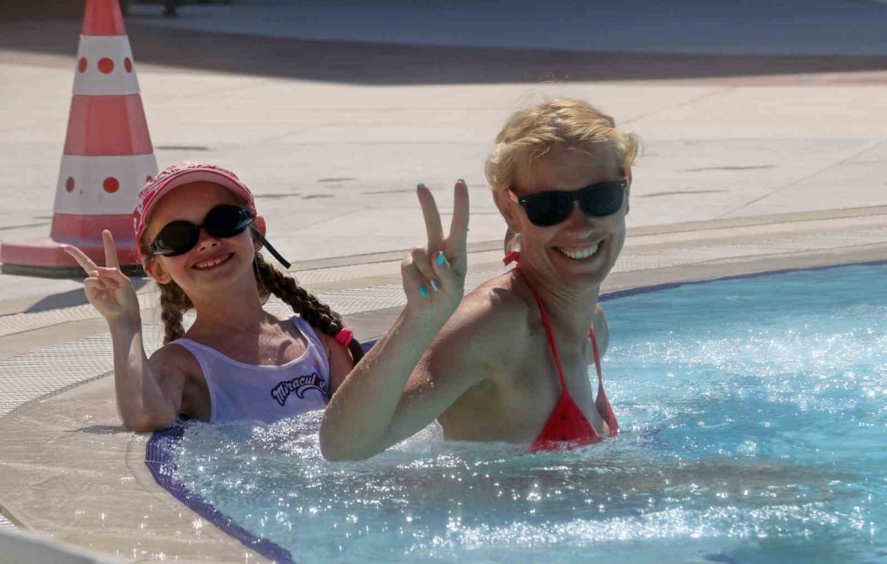 Antalya’dan 2023’e rekor giriş: Turist sayısında geçen yıla yüzde 62,8 fark