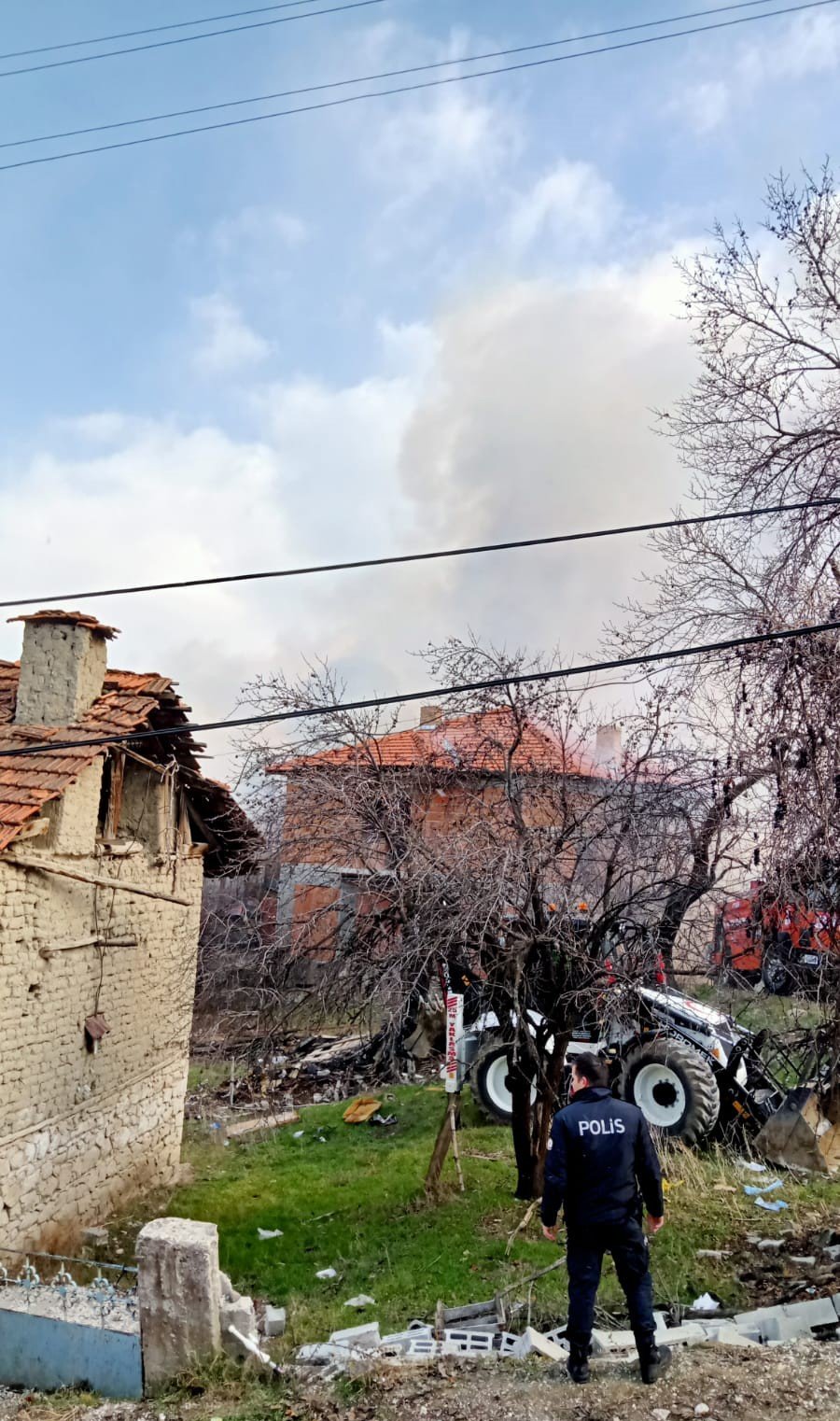 Burdur’da iki katlı müstakil bina alevlere teslim oldu