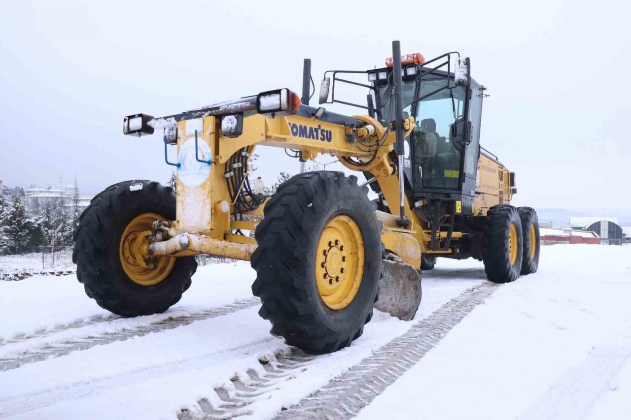 Karla mücadeleye başladılar