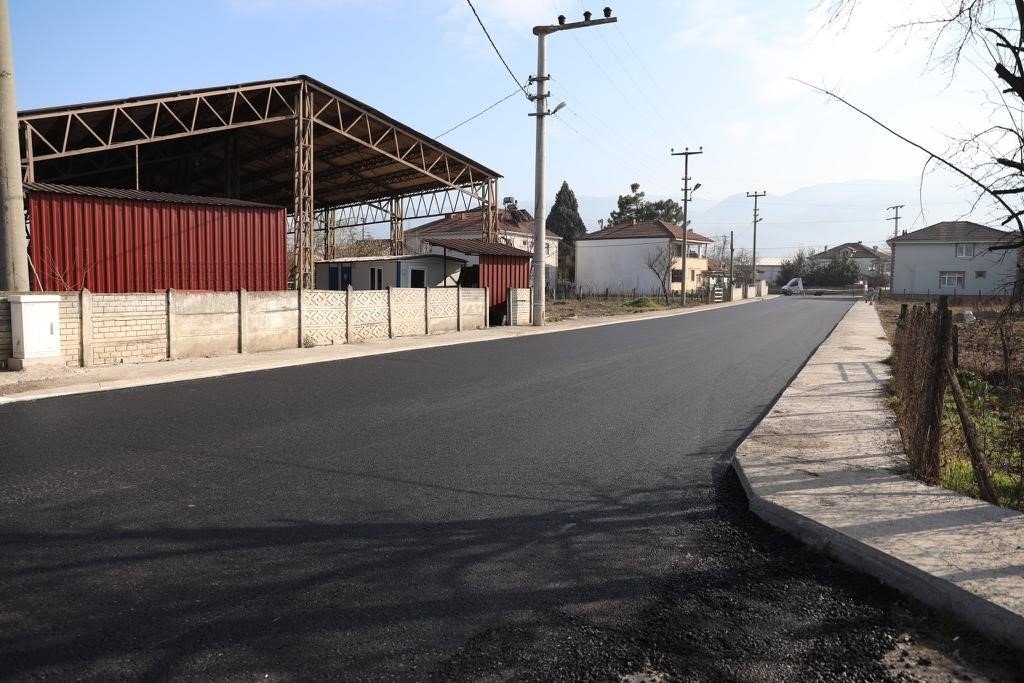 Mücavir alanların asfaltlanması sürüyor