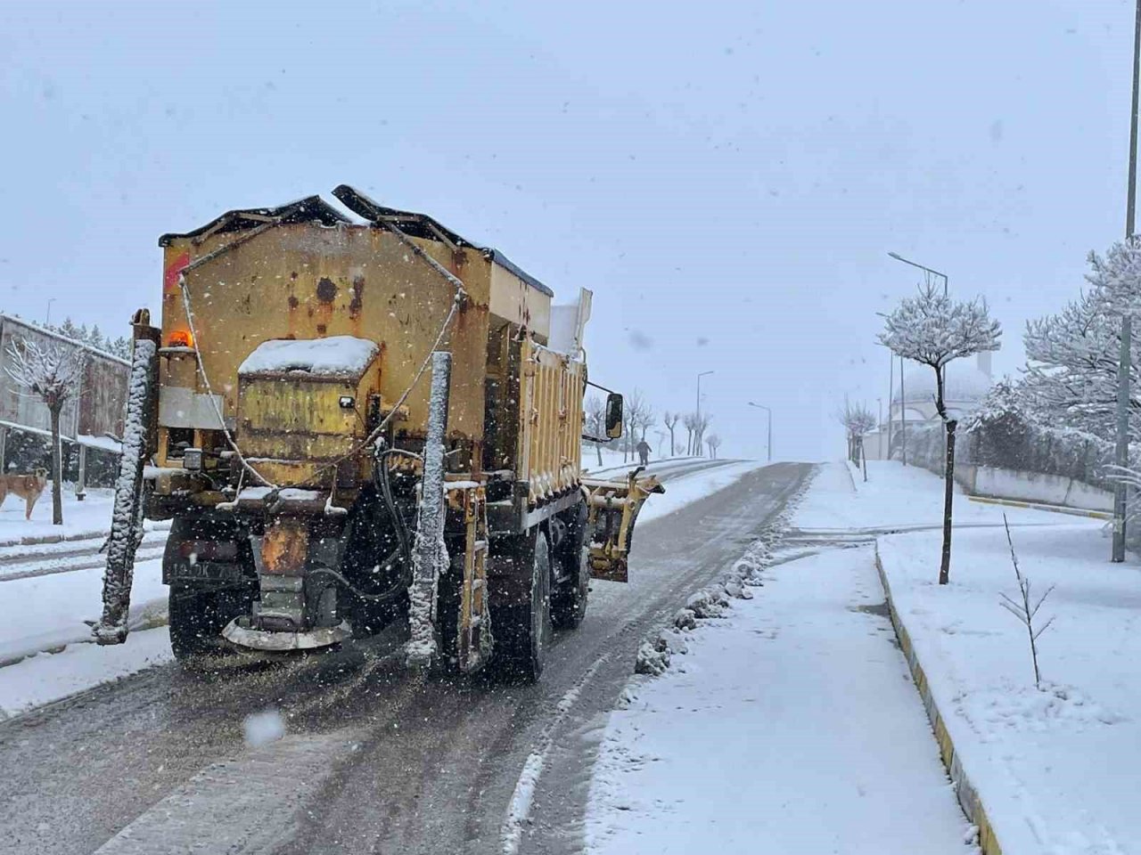 Çorum Belediyesi’nde kar mesaisi