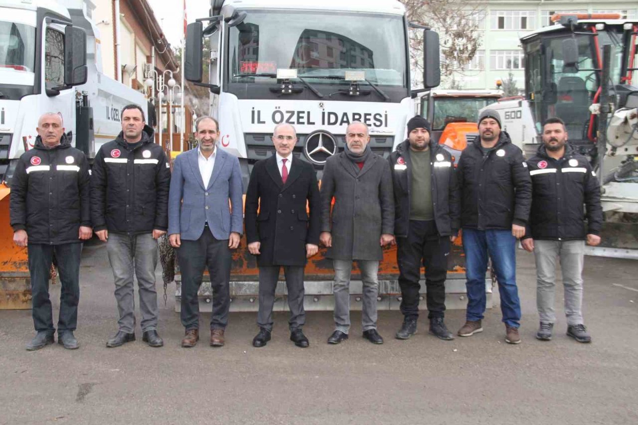 Elazığ Özel İdare ekipleri karla mücadeleye hazır: 116 personel karla mücadele için hazır bekliyor