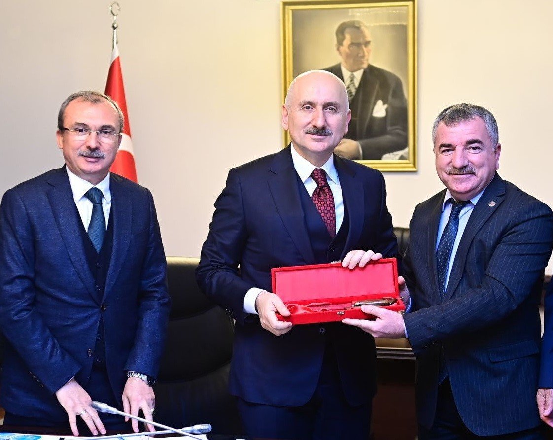 Başkan Özdemir: “İlçemizi yarınlara hazırlıyoruz”