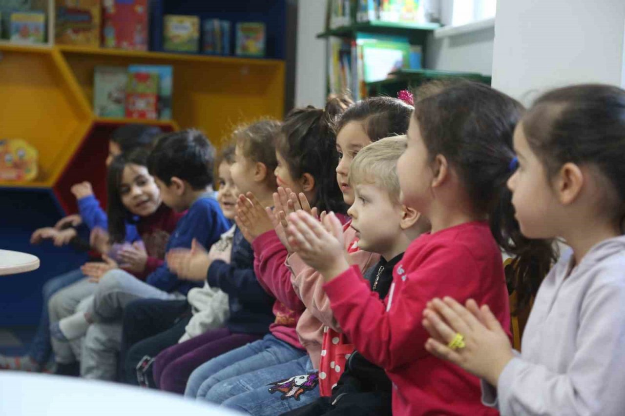 Büyükşehir’in yeni kütüphanesinde minikler için Survivor parkuru