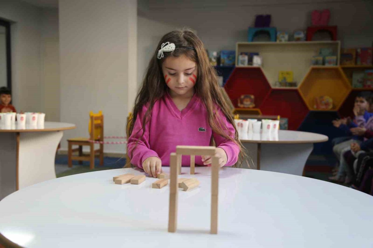 Büyükşehir’in yeni kütüphanesinde minikler için Survivor parkuru