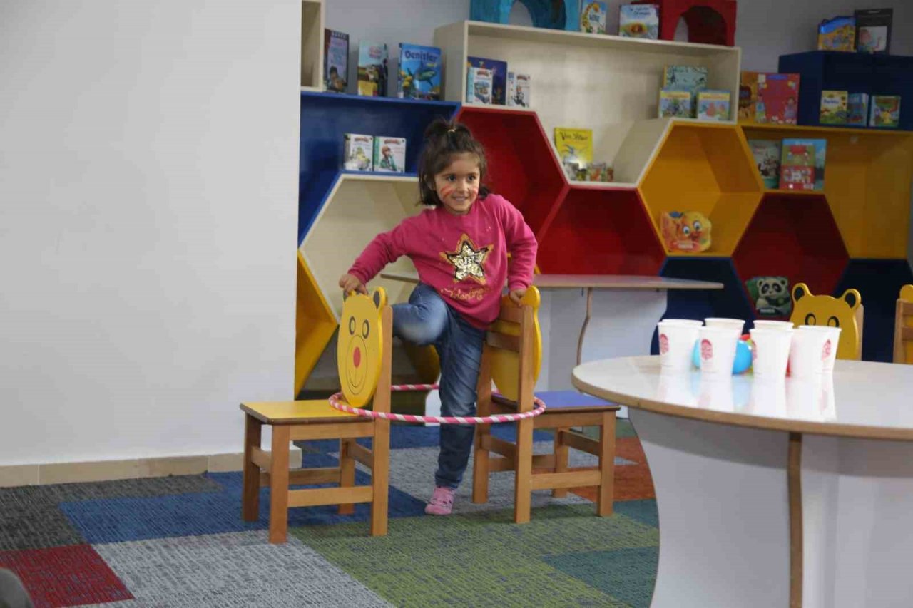 Büyükşehir’in yeni kütüphanesinde minikler için Survivor parkuru
