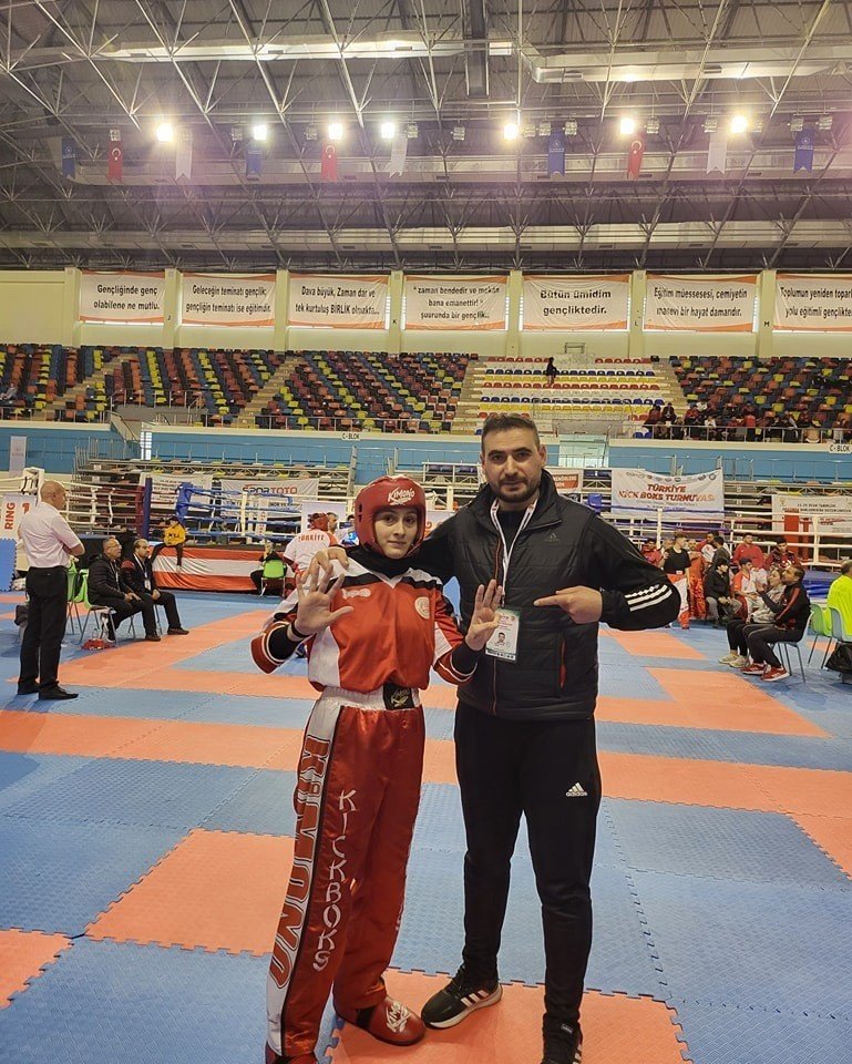 Dadaş kızı Büşra şampiyonluğa doymuyor