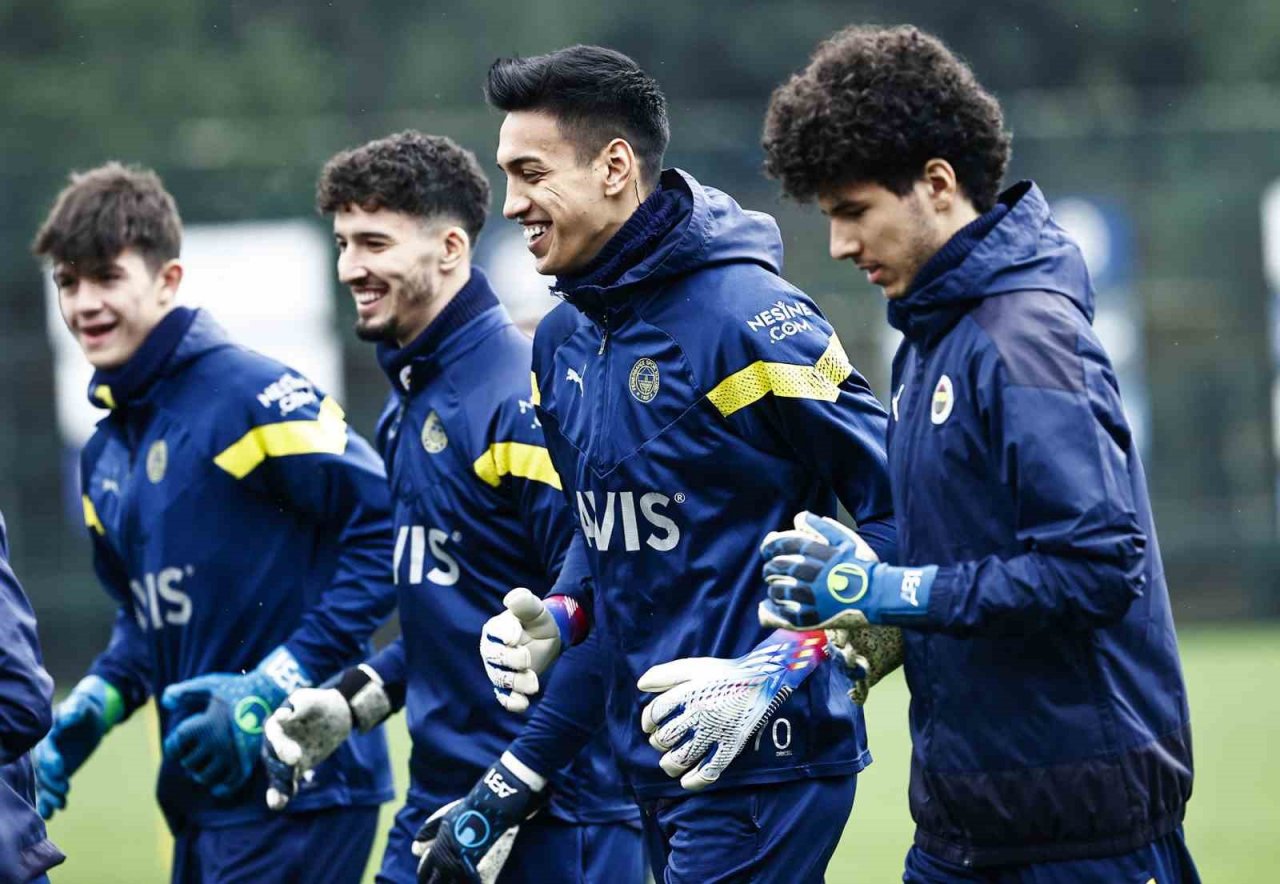 Fenerbahçe, Adana Demirspor maçı hazırlıklarını tamamladı