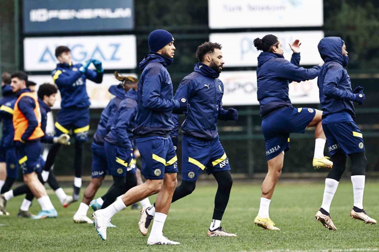 Fenerbahçe, Adana Demirspor maçı hazırlıklarını tamamladı