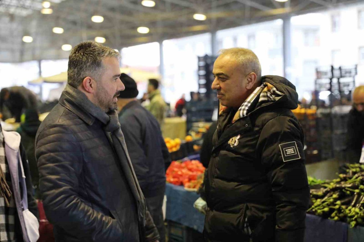 Pursaklar Belediye Başkanı Çetin’den pazar esnafına ziyaret