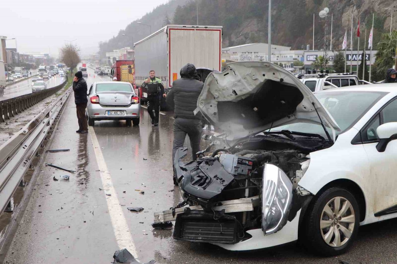 Samsun’da 8 araçlı trafik kazaları: 1 yaralı