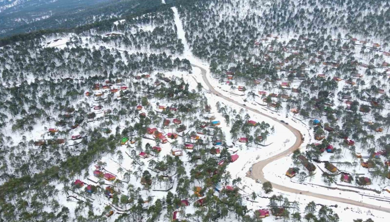 Zorkun Yaylası beyaza büründü