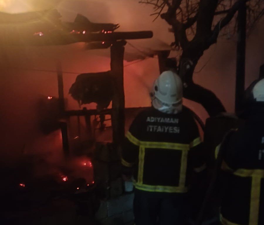 Boş evde yangın çıktı