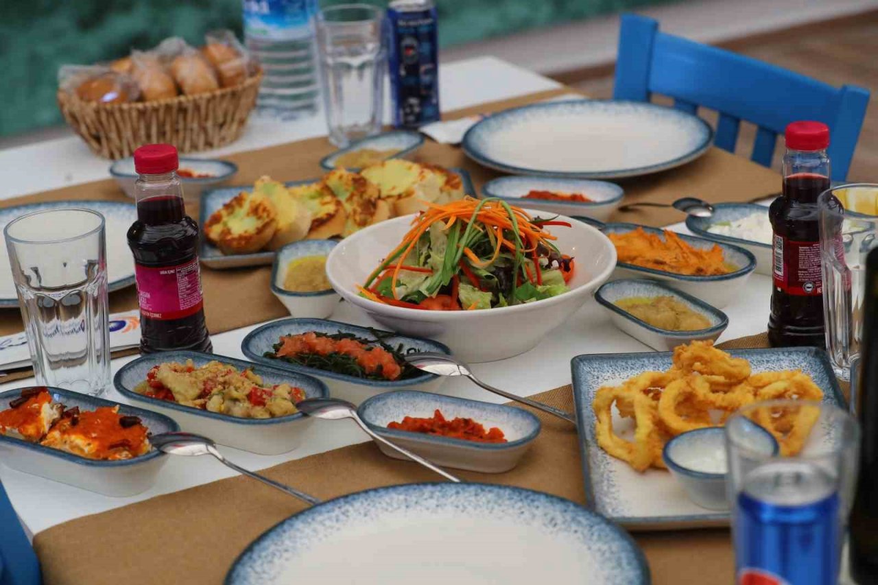 Düden Balık Çarşısı yeni yüzüyle hizmette