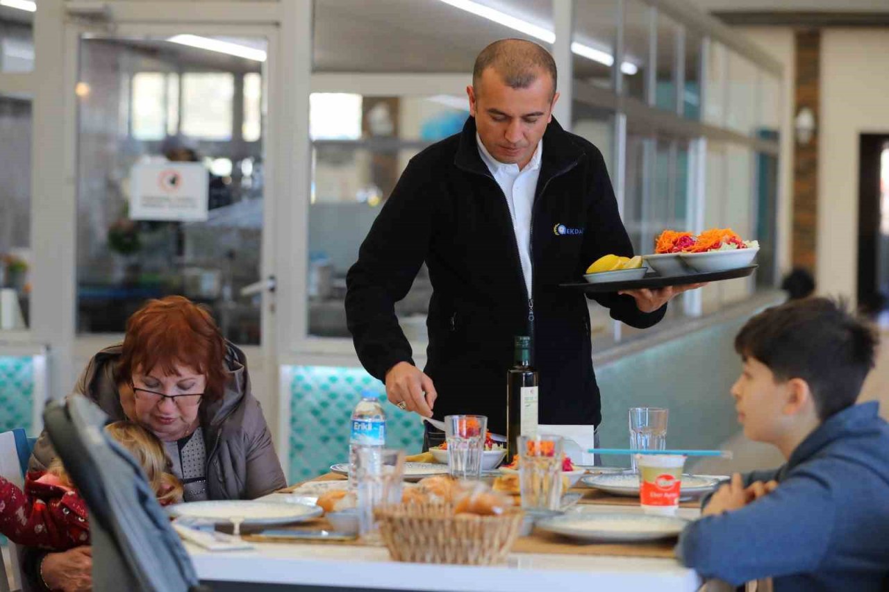 Düden Balık Çarşısı yeni yüzüyle hizmette