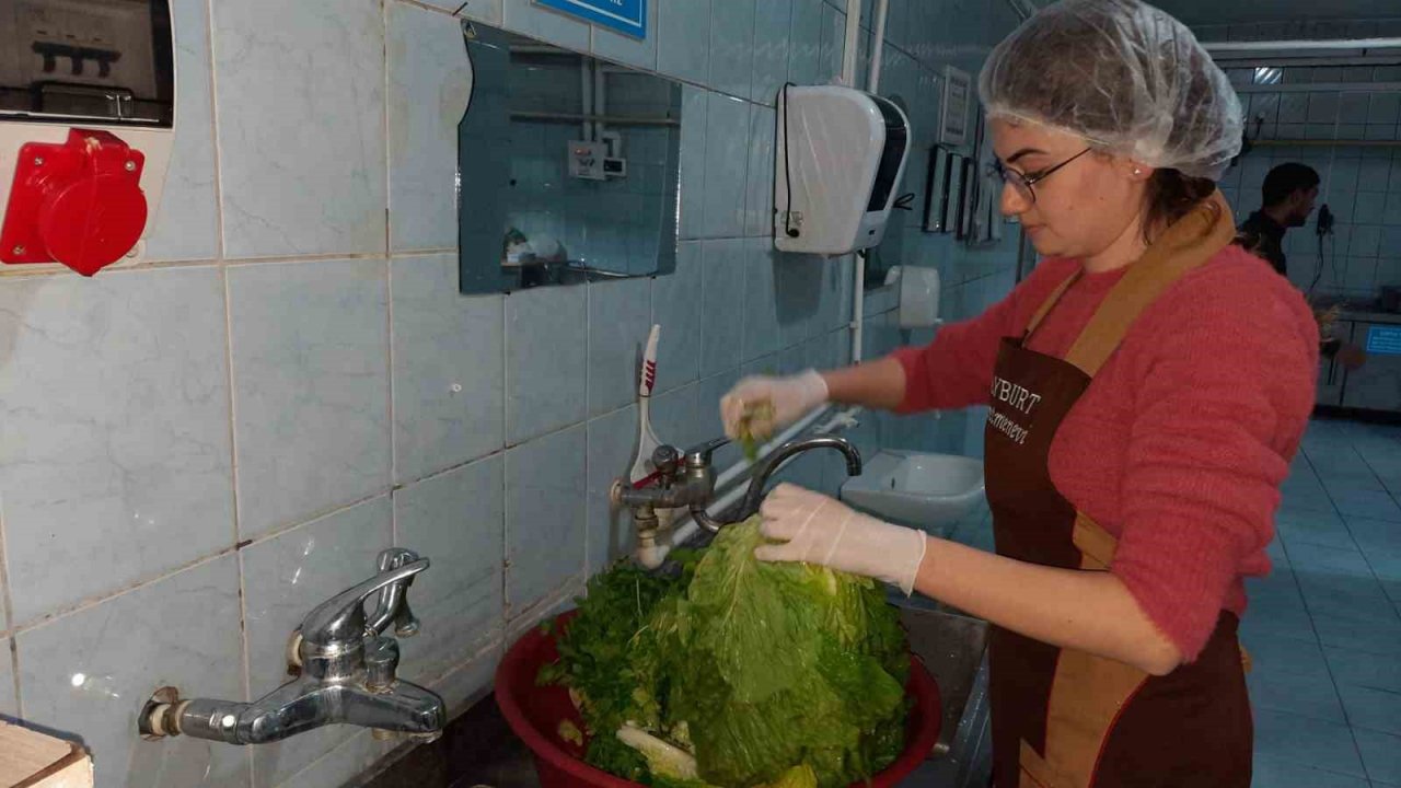 Aşçı ve aşçı yardımcılarından ortak menü