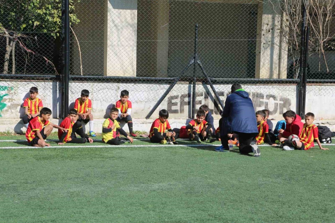 Efeler CUP, kıyasıya mücadeleye sahne oluyor